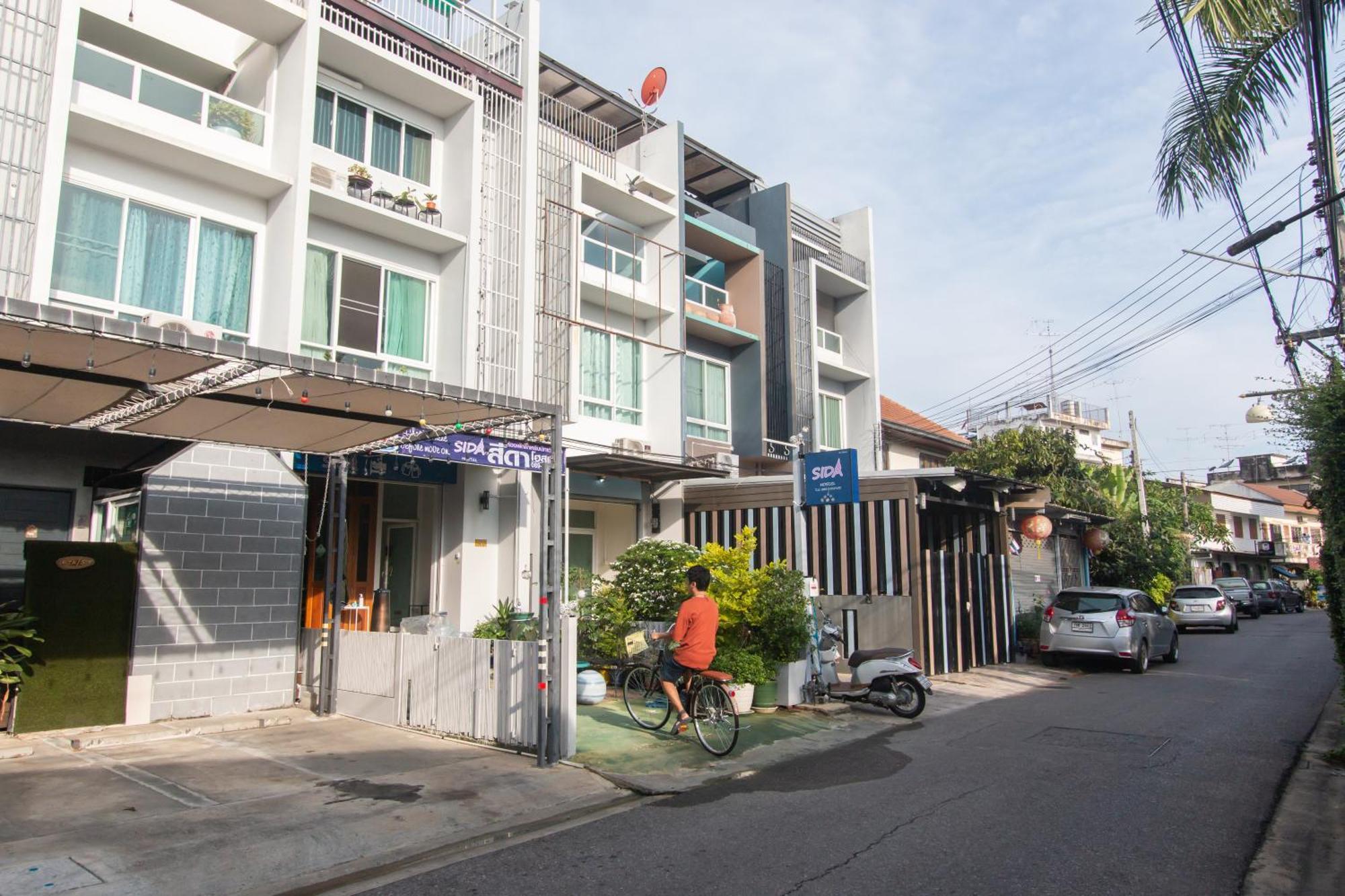פטצ'אבורי Sida Hostel מראה חיצוני תמונה